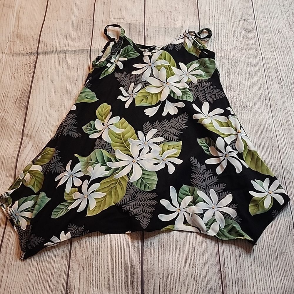 Hawaiian dress fits 12m